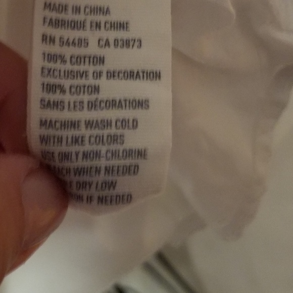 AEO TUXEDO BUTTON DOWN TOP SIZE  L - Picture 3 of 5